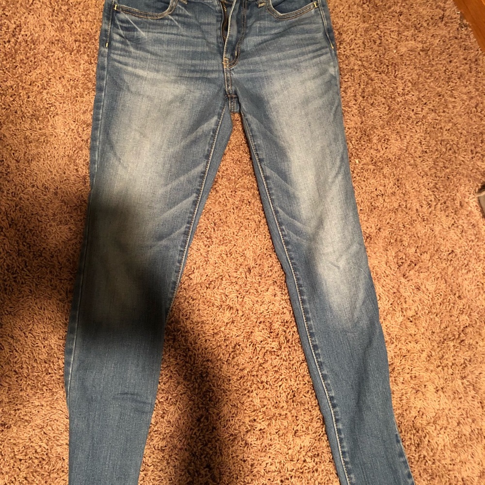 American Eagle Lightwash Jeans No Holes